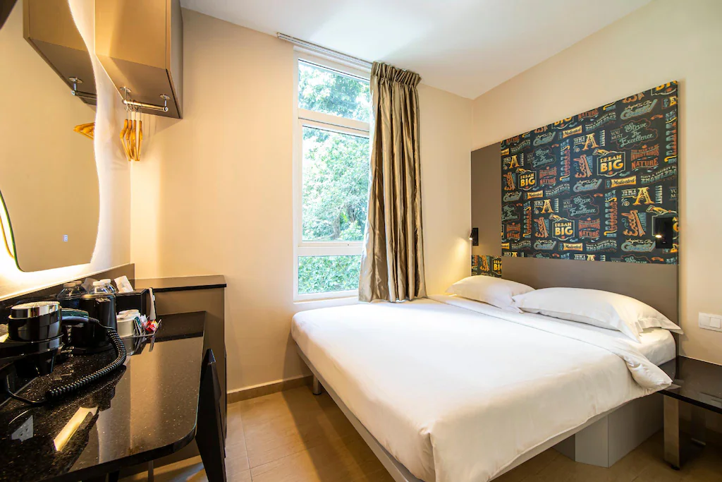 Fragrance Hotel Oasis room